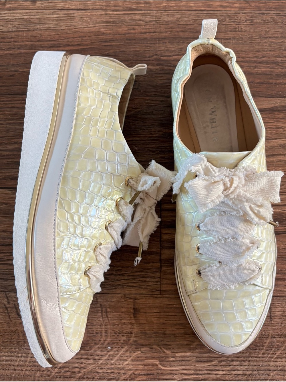 Ron White Novella Avara Ultralight Croco-Embossed Patent Leather Sneaker 10-10.5